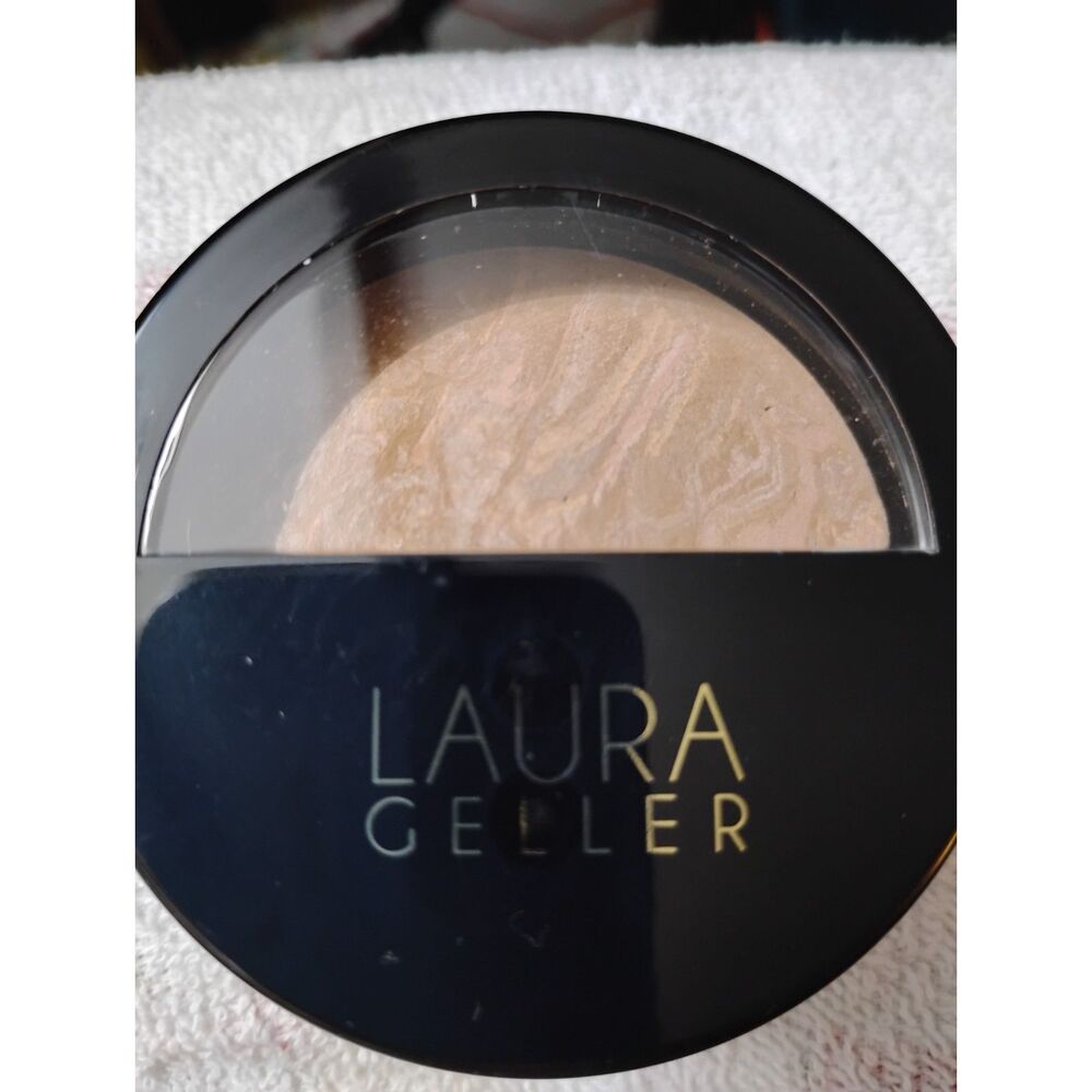 Laura Geller Baked Balance N Brighten Color Correcting Foundation SAND New